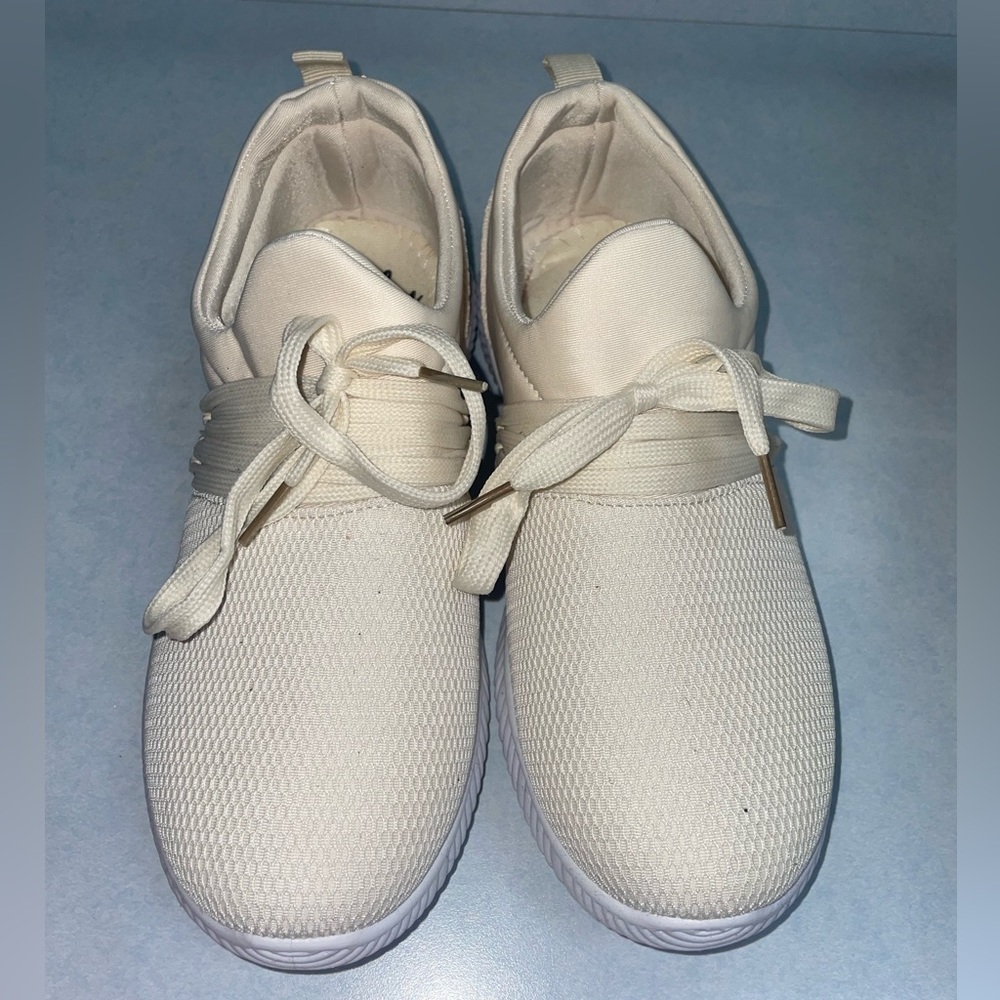 Luley Lace Up Sneakers